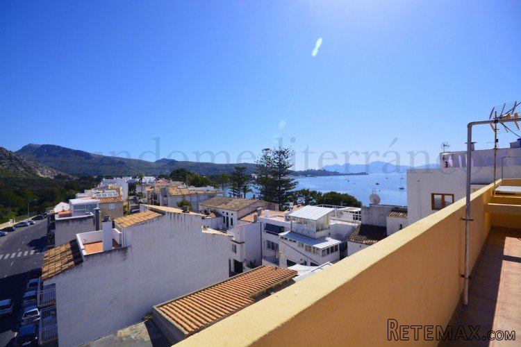 A great lock up & go apartment, second line to the beach..