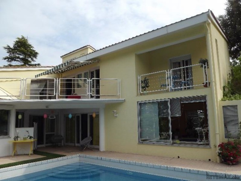 Architect Designed House With Pool..