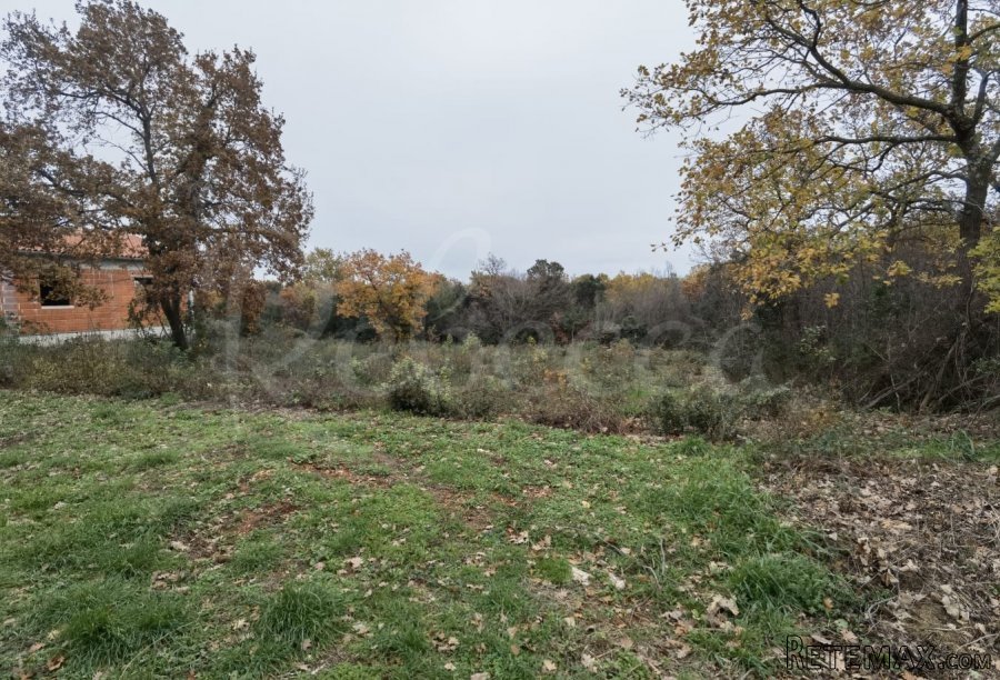 Valtura, građevinsko zemljište 500 m2