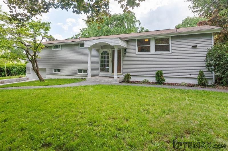 3 bedroom House For Sale: 2821 Holly..