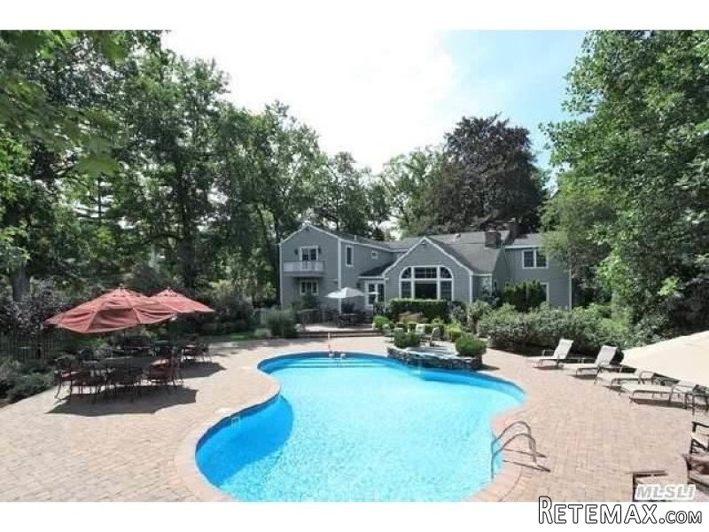 5 bedroom House For Sale: 1 Devereaux..