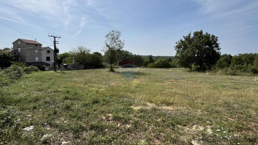 Istra, Višnjan - okolica, građevinsko zemljište na rubu manj