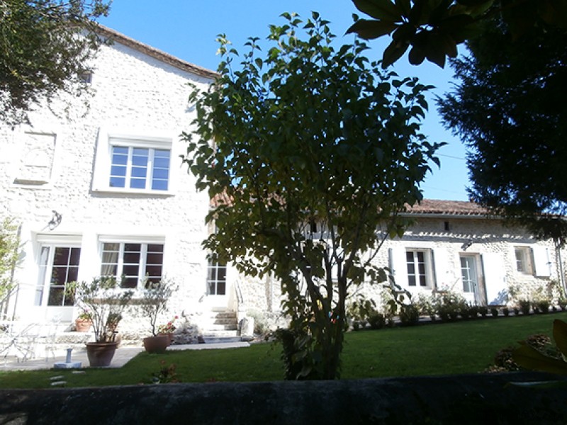 Magnificent Property With Guest House.. - 2