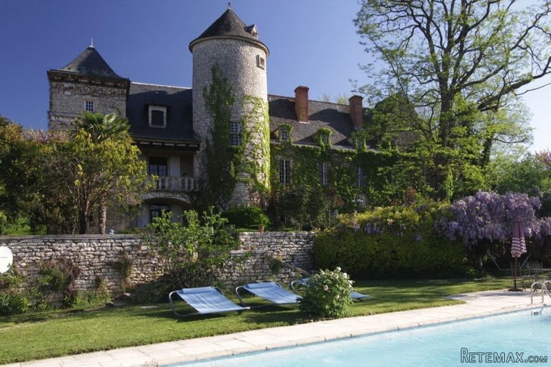 Magnificent Chateau, Guest Cottages..