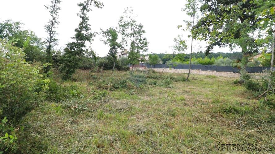 SV. LOVREČ, okolica- građevinsko zemljište s projektom