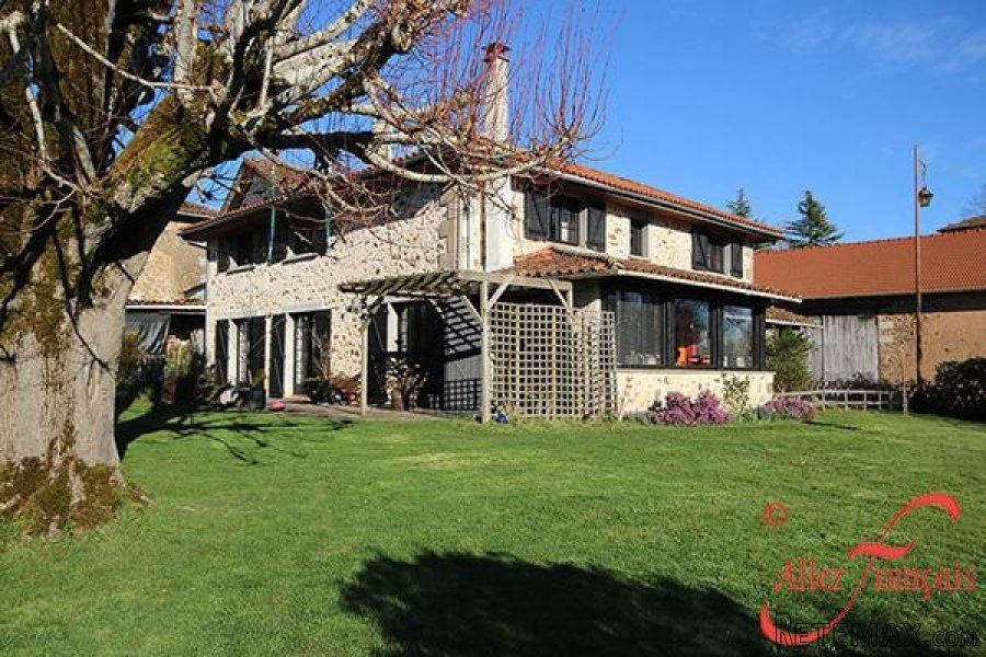 Videix (Haute Vienne) - Spacious 4 bedroom village house for..