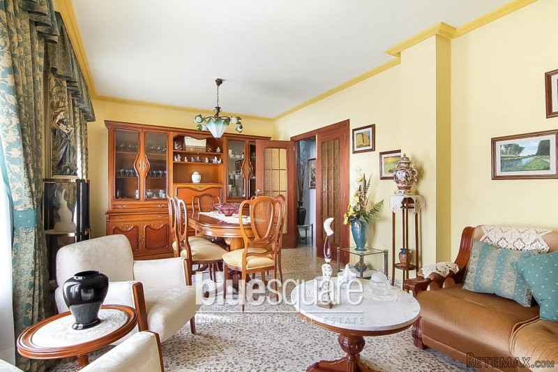 Central 5-Bedroom apartment in Benissa