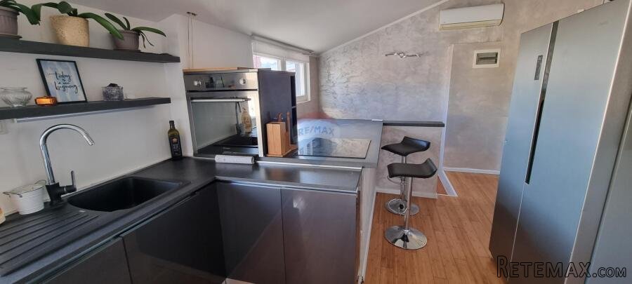 Istra, Pomer, dva stana svaki 60m2 - 2