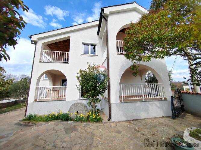 OTOK KRK ,kuća sa 4 apartmana i bazenom - 2