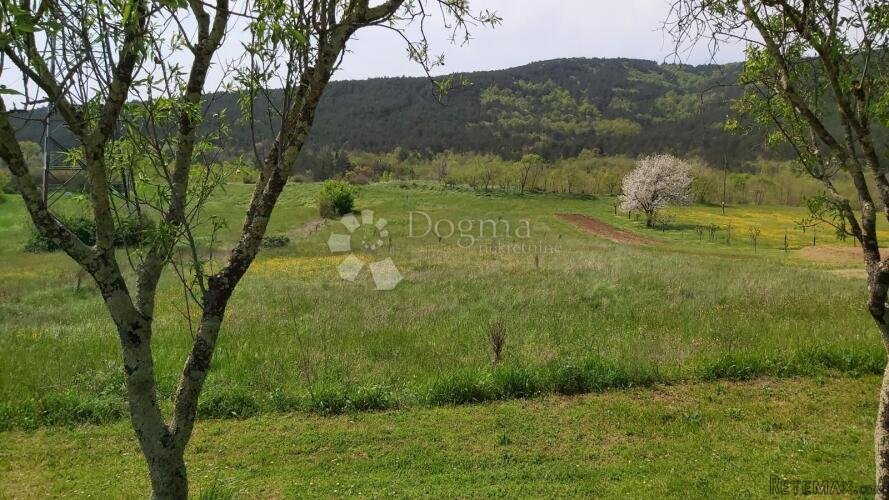Zemljište s građevinskom dozvolom!