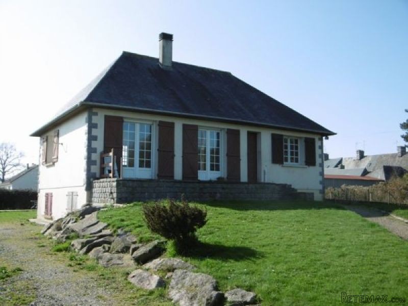 Detached House with Nice Garden