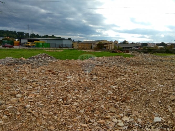 ISTRA, PULA građevinsko zemljište od 4890m2 u...