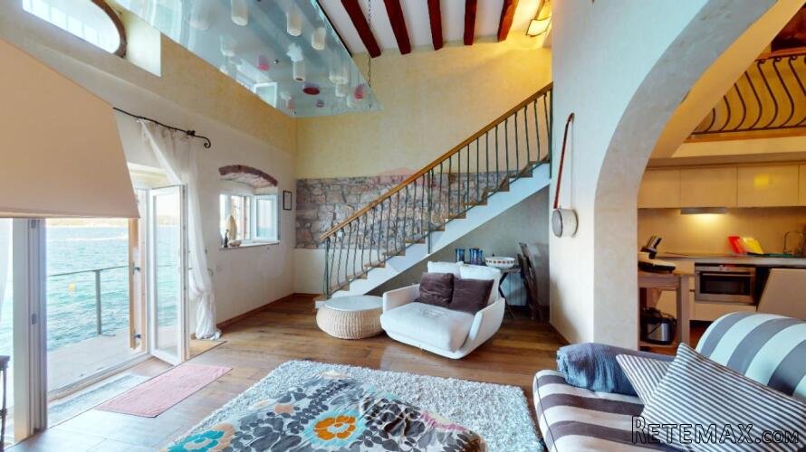 Rovinj,stan i poslovni prostor-ulica Švalba- na samom moru-2