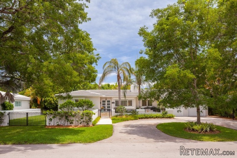 5 bedroom House For Sale: 1206 Manati..