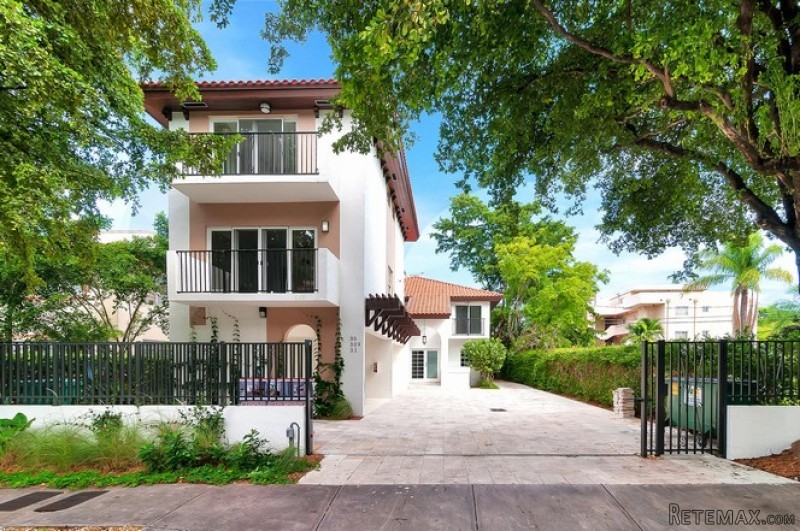 2 bedroom Flat For Sale: 307 Majorca Av..