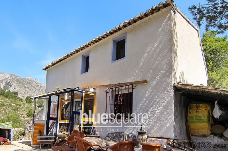 Finca of 120m2 plus a ruin on a large..