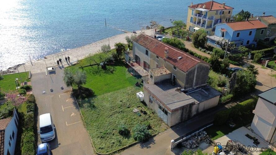 Istra, Novigrad, okolica, unikatna autohtona istarska kuća s