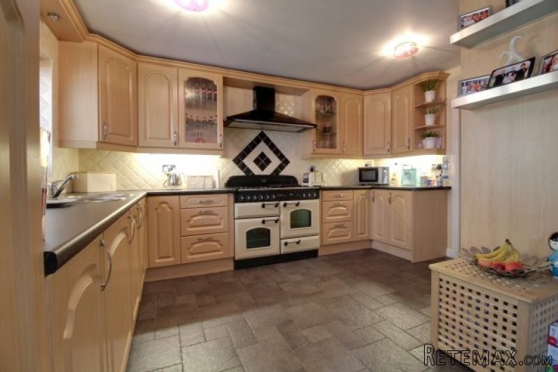 5 bedroom, Detached House house for sale - 2