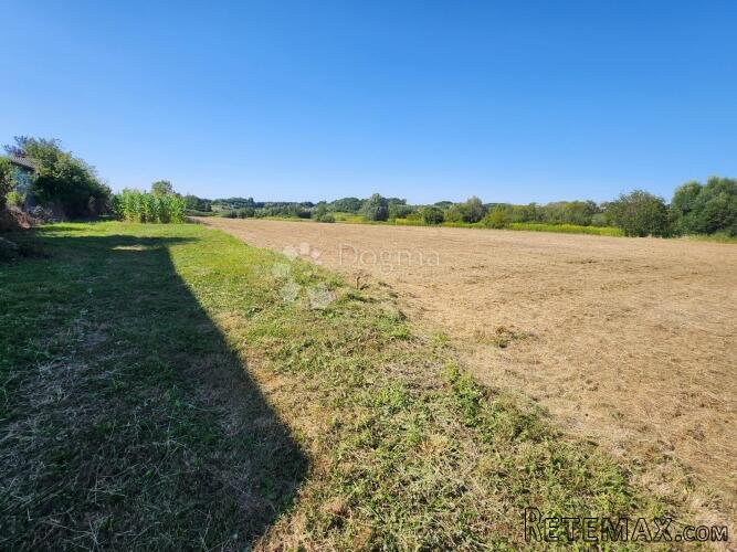 Građevinsko zemljište 10.254m² svega 20 minuta od Varaždina! - 2