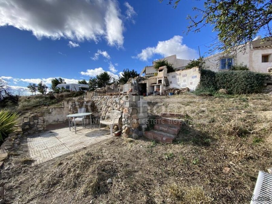 NEW & EXCLUSIVE LISTING TO VOSS HOMES - A Quaint & Quirky.. - 12