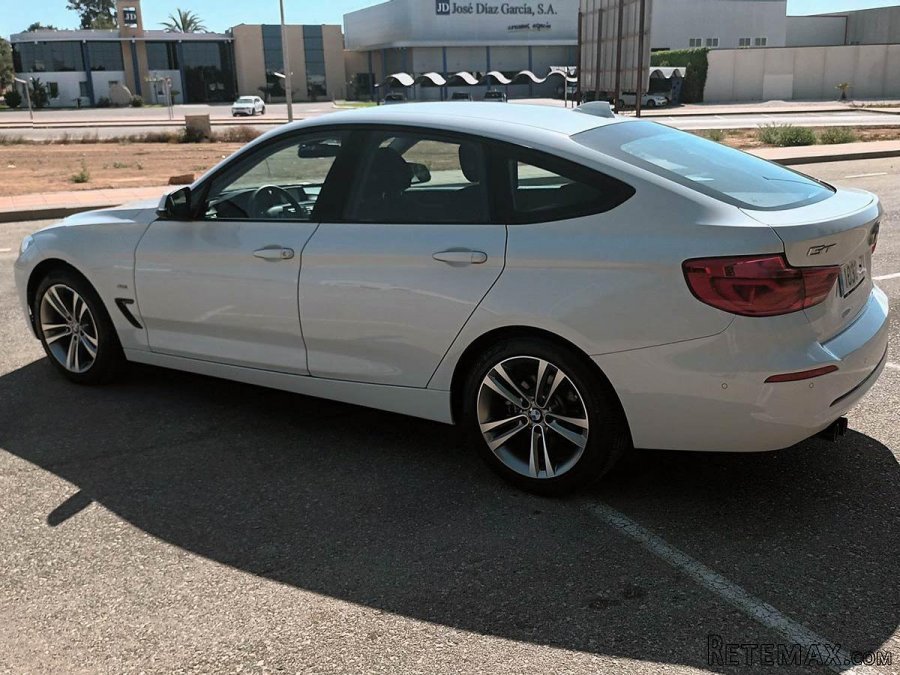 BMW series 3 320 i GT - 3
