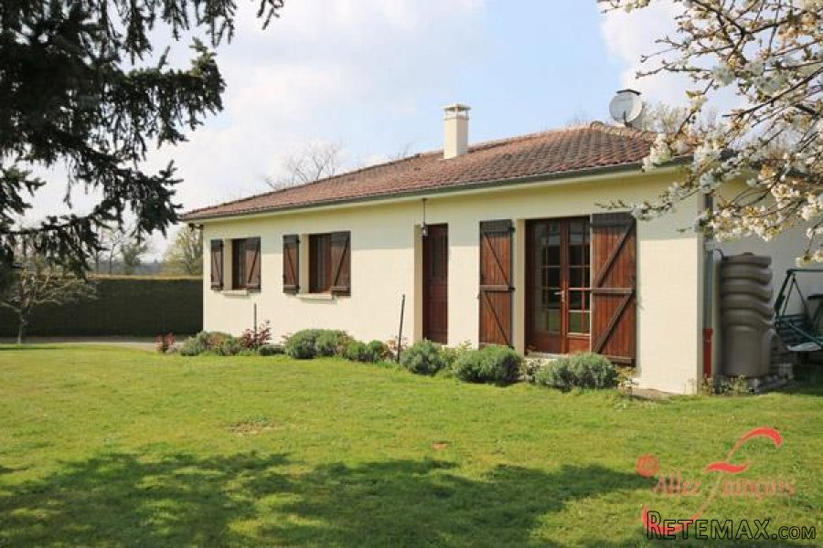 Verneuil (Charente) - 3 bedroom house with stables and 8 acres.. - 3