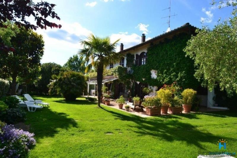 House with beach on Lake Bolsena