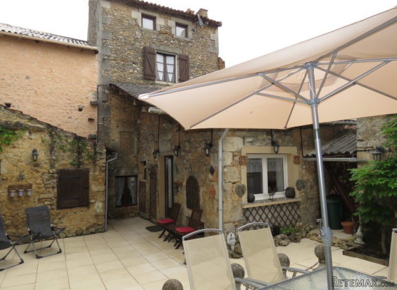 Character townhouse - beautifully..