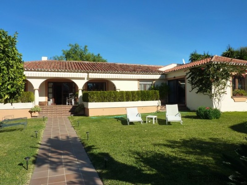 Villa for sale in Real Panorama..