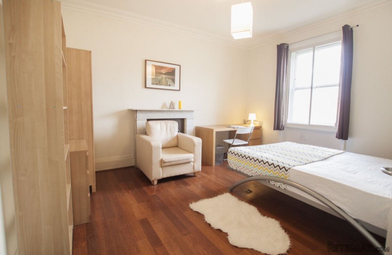 Single with double bed near West..