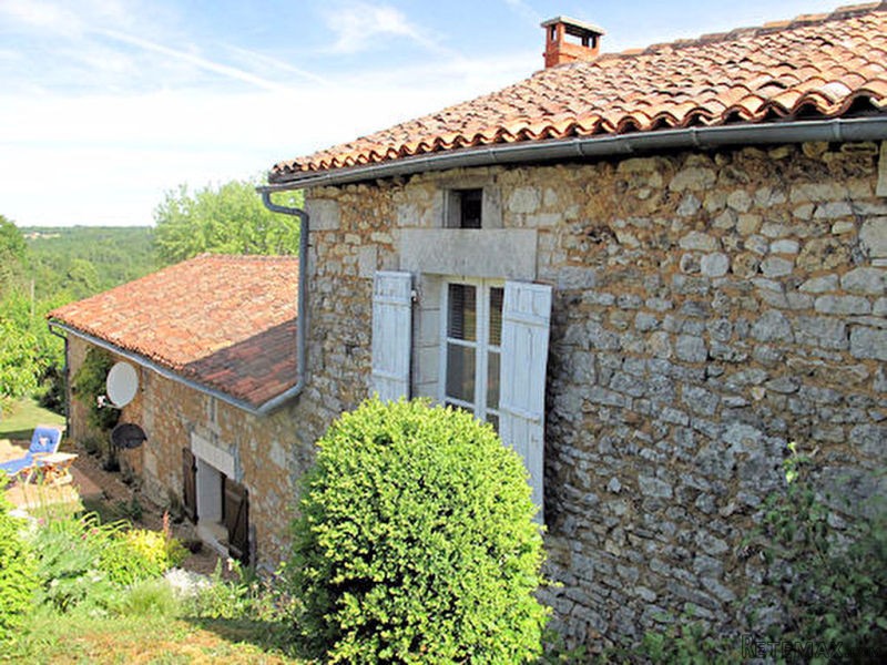 EC0675al 3bed Stone House, ½ Acre Plot..