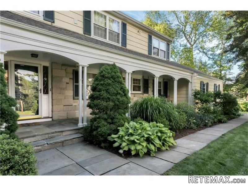 6 bedroom House For Sale: 185 BLUEBERRY.. - 2