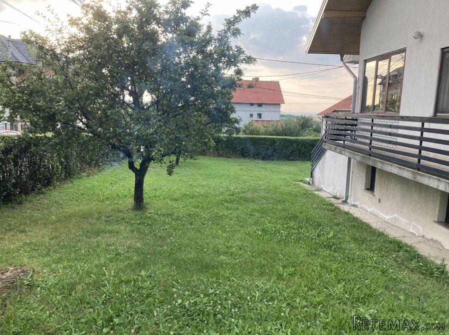 Kuca u Rusnju sa prostranim placem - 20