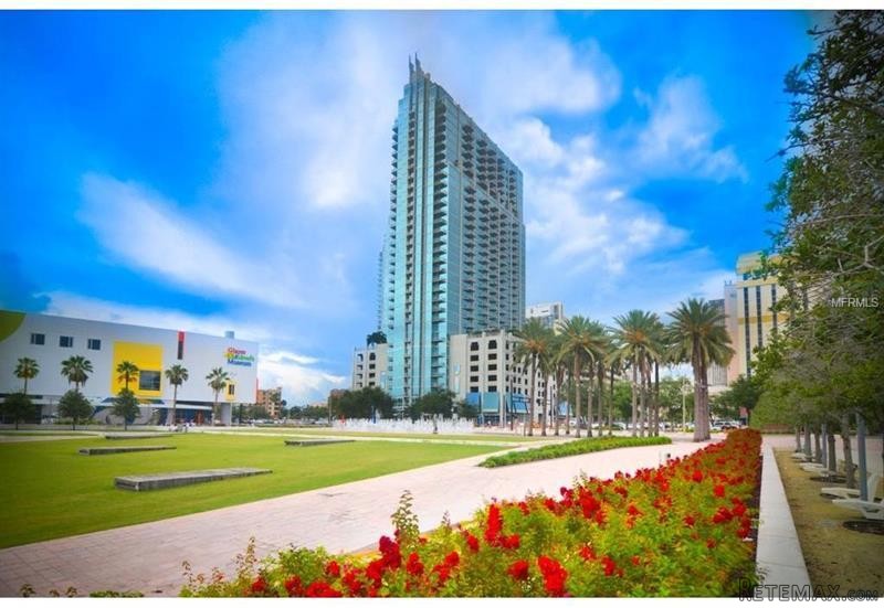2 bedroom Property For Sale: 777 NORTH..