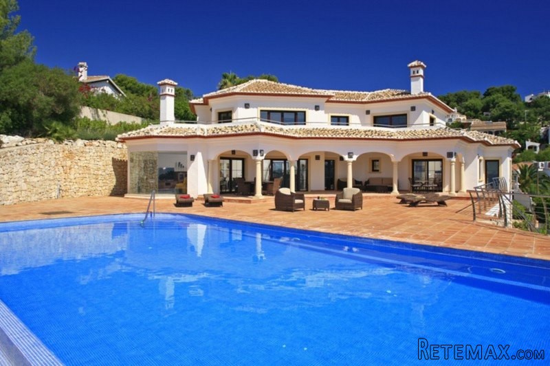 Luxury Villa with panoramic views in..
