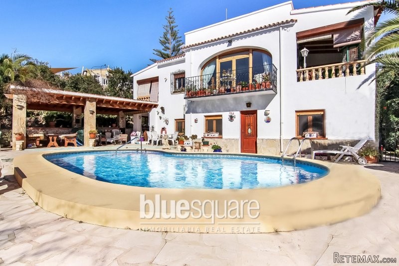 EXCLUSIVE. Traditional 6-bedroom villa.. - 2