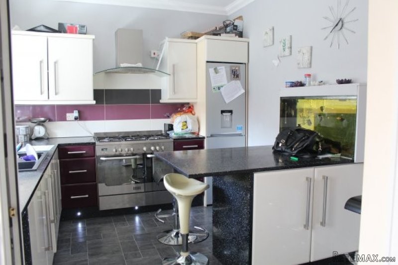 3 bedroom, Semi-detached House house.. - 2