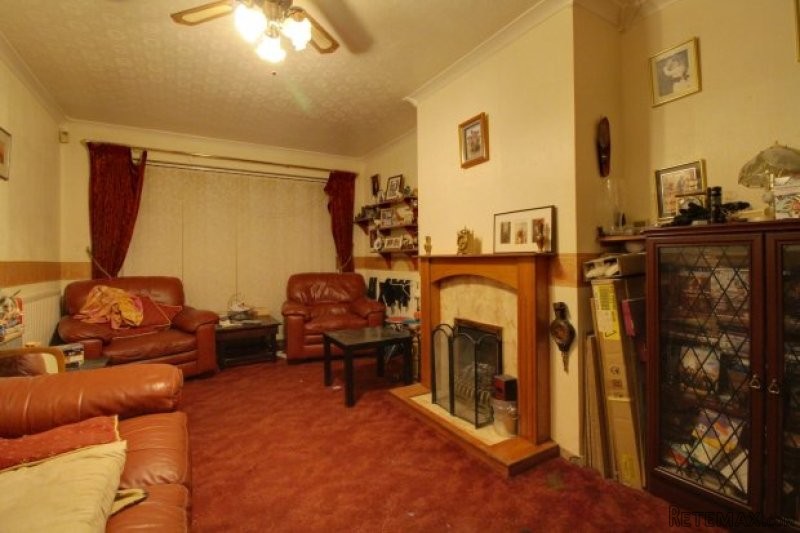 3 bedroom, Semi-detached Bungalow house.. - 2