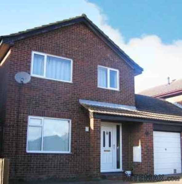 3 bedroom, Link Detached House house..