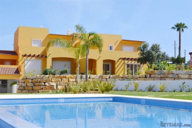 Detached house T4
