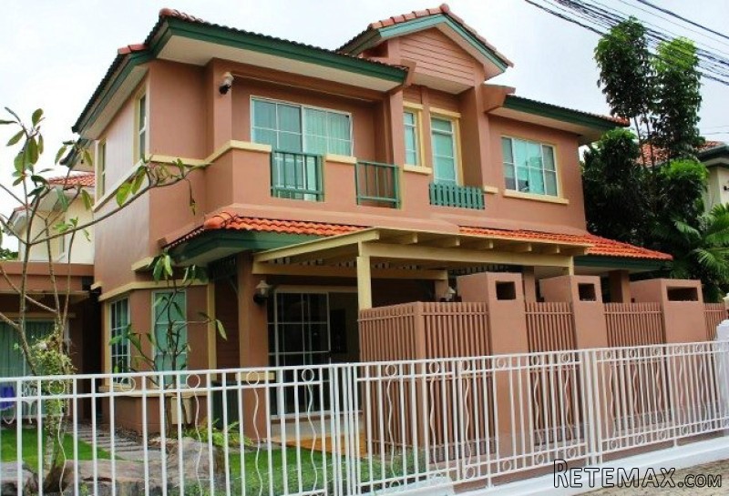 Land & House - Beautifully Redecorated..