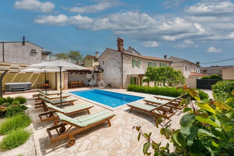 AUTENTIČNA VILA ISTARSKOG ŠARMA S BAZENOM, JACCUZZIJEM, I MO - 3
