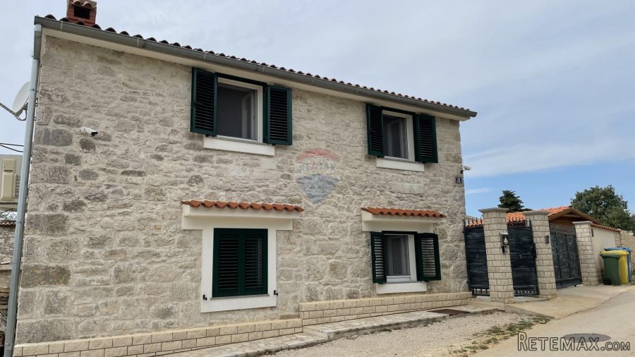 Poreč - okolica, autohtona istarska kamena kuća na rubu nase - 3