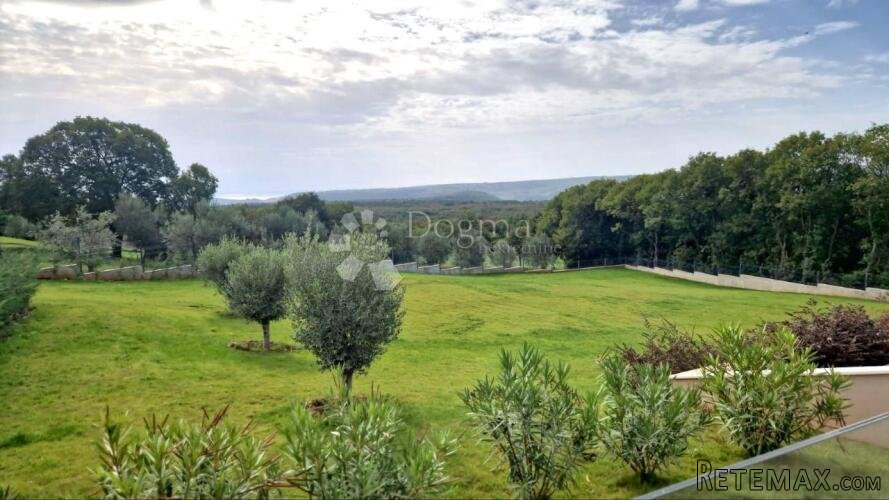 PREKRASNA VILLA S BAZENOM,POMĆNIM OBJEKTOM I POGLEDOM NA MOR - 3
