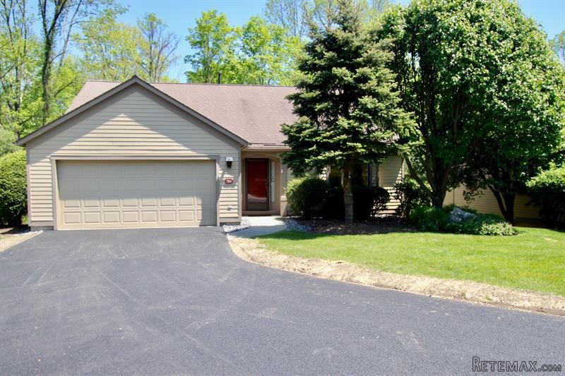2 bedroom House For Sale: 716 Heritage.. - 2