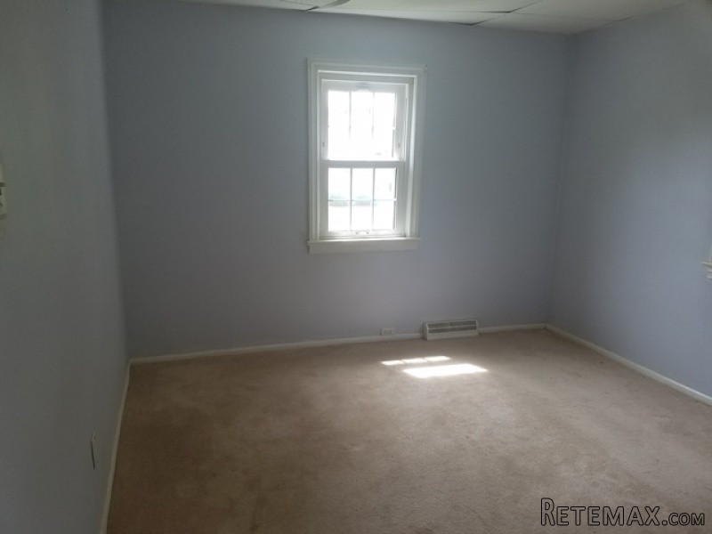 32 Grant Ave Mount Ephraim, NJ, 08059.. - 2