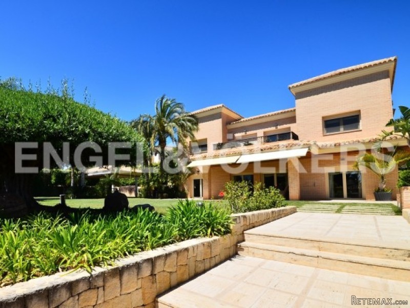 Grand Luxury Villa In Benidorm - 2