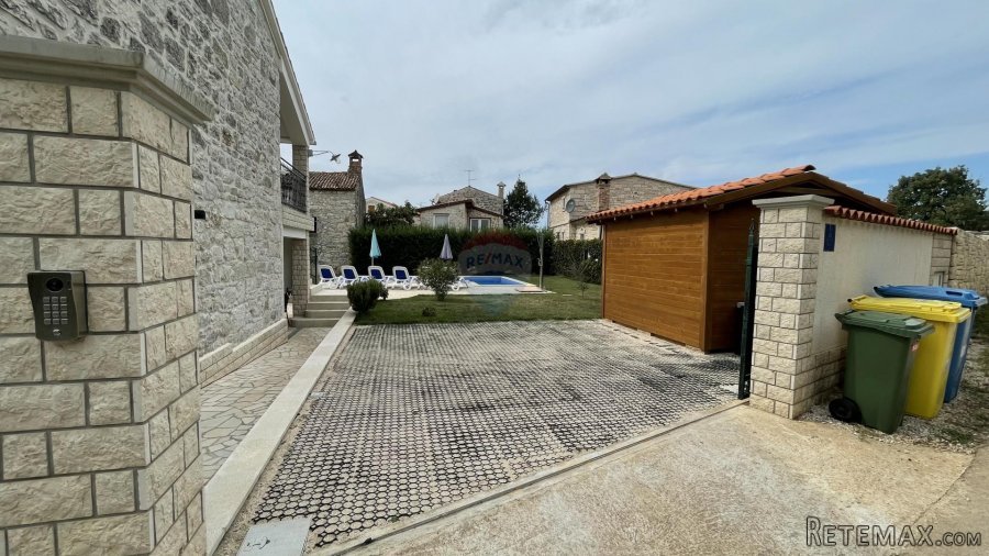 Poreč - okolica, autohtona istarska kamena kuća na rubu nase - 4