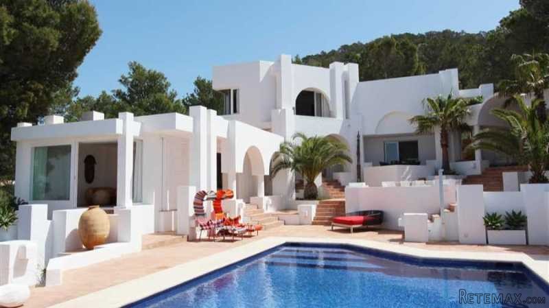 Villa with wonderful views to the sea