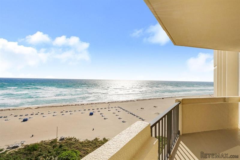 2 bedroom Residence For Sale: Singer..